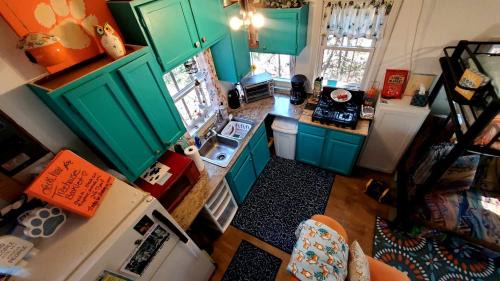 Grubville Casa | Magical Tree House Rental Nestled in the Woods on Farm Retreat near St. Louis, Missouri