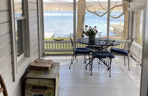 Ithaca Casa | Magical Victorian lake cottage 3 BR/2BR