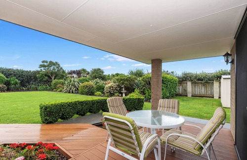 Waipu Casa | Magical Waipu - Central Family Holiday Home