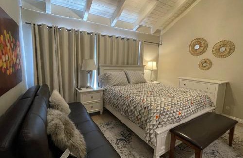 Hermosa Village Casa | MAGICAL Xcape, POOLS-SPA, WALK 2 DISNEY, CENTRAL AC-HEAT, FULLY EQUIPPED, 2 FREE PARKING SPACES, OWNER MGMT
