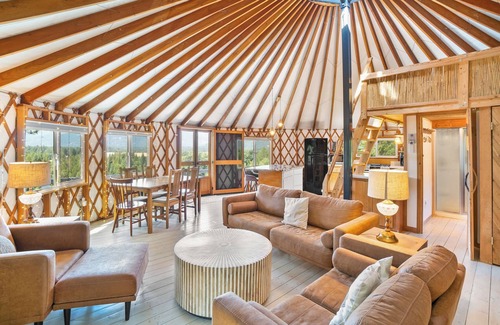 Sandpoint Cabina | Magical Yurt in the Forest - 4 seasons of fun!
