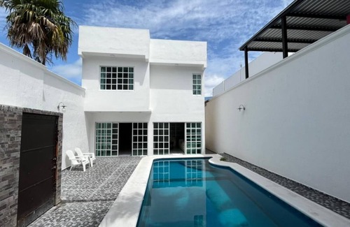 S. M. 57 Casa | Magnífica casa con alberca privada a 10 min del mar