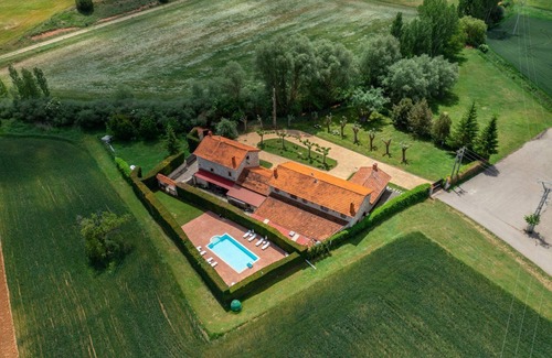 Baños de Valdearados Villa | Magnifica Finca en espacio natural con todos los servicios