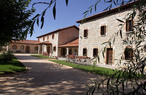 Baños de Valdearados Villa | Magnifica Finca en espacio natural con todos los servicios