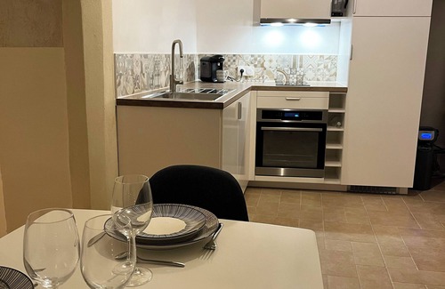 Saint-Saturnin-de-Lucian Apartamento | Magnifique Appartement Pour 4 Personnes Dans une Maison de Village du 18ème