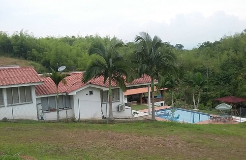 Cerritos Casa | Magnifica propiedad de descanso, cerca de todo.