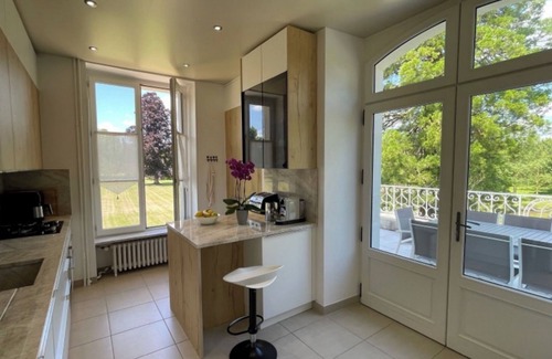 Huismes Otro | Magnificent 18th-century château surrounded by 10 hectares of parkland in Chinon
