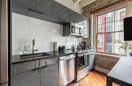 Central Business District Hotel | Magnificent 1BR Condo in the Heart of New Orleans