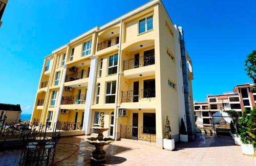 Intsaraki Apartamento | Magnificent 2-bedroom apartment with sea views for a family with children!