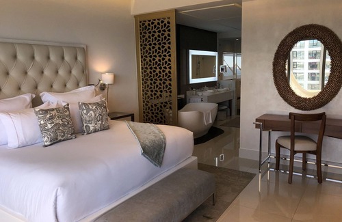 Cabo San Lucas Complejo | Magnificent 2BR/3BA Suite at the 5 Diamond Garza Blanca Resort in Cabo San Lucas