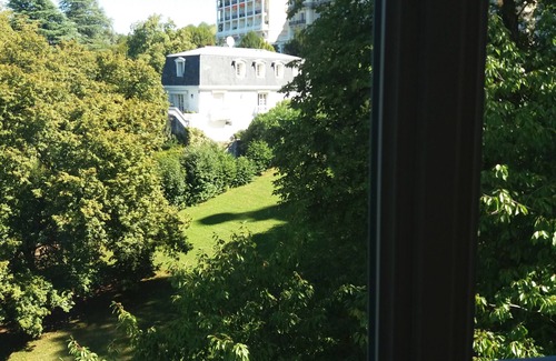 Aix-les-Bains City Center Condominio | Magnificent apartment in character residence with swimming pool