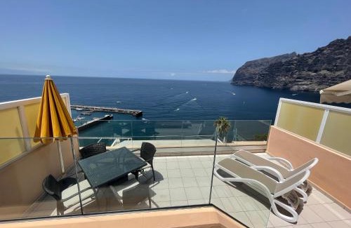 Los Gigantes Apartamento | Magnificent Apt. with Sea View, Cliff & Marina