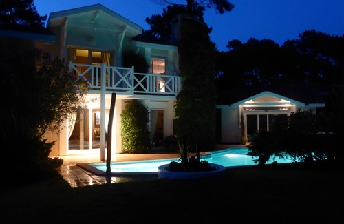 Biscarrosse Villa | Magnificent architect-designed villa of 220m² located in Biscarrosse lac! Golf domain