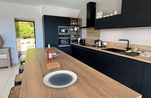 Tarcu Casa | Magnificent contemporary house with 180° sea and mountain views, not overlooked