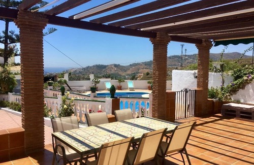 Nerja Cabaña | Villa con Piscina Privada, Barbacoa, Wifi Gratis, Aire Acondicionado, Terrazas