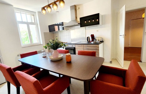 Plantieres Queuleu Apartamento | L'écrin des confidences-Apartamento-Exclusivo-Baño Privado-Vista al Jardín
