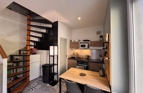 Bagneres-de-Luchon Apartamento | Magnificent air-conditioned T3 with garden 5 minutes' walk from town center and cable car