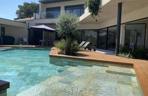 Saint-Jean-de-Vedas Casa | Magnificent villa with swimming pool