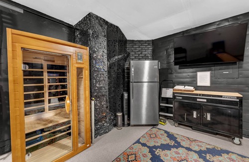 Marylhurst Casa | Magnificent Lake Oswego Escape, Backyard Oasis w/ Hot Tub, Putting Green, Huge Deck, and Game Room