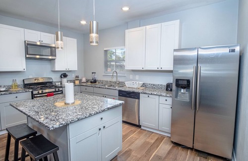 Beacon Hill Casa | Magnificent Large Home Near Downtown