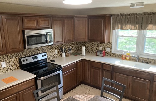 St. Joseph Casa | Magnificent Location! Clean 3-Bedroom Home!