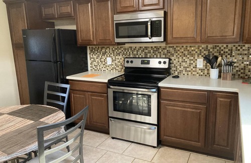 St. Joseph Casa | Magnificent Location! Clean 3-Bedroom Home!