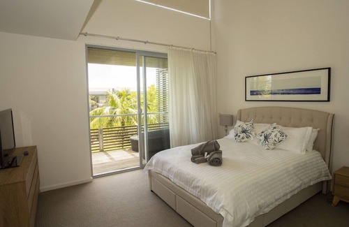 Magenta Shores Casa | MAGNIFICENT MAGENTA
