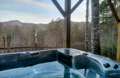 Franklin Casa | Magnificent Mountain View Family Friendly Home w/ Hot Tub Franklin, NC