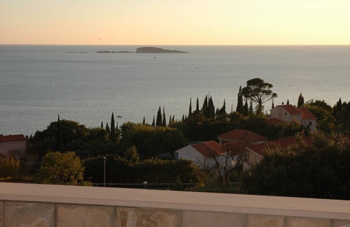 Mlini Villa | Magnífico-construidos recientemente en Mlini Villa con piscina privada y cerca de las playas
