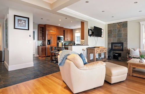 Swampscott Casa | Magnificent Ocean View; Walk to beaches and town