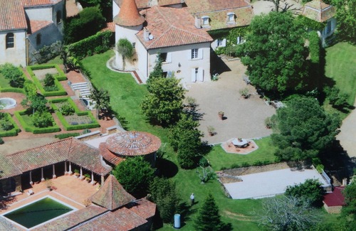 Mailly Casa | Magnífica casa parroquial del siglo 17, con encanto.