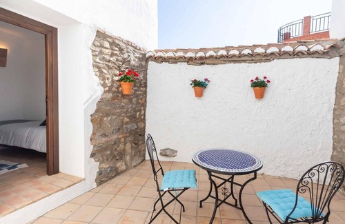 Lecrín Cabaña | Magnífica casa rústica con piscina, jardín y vistas