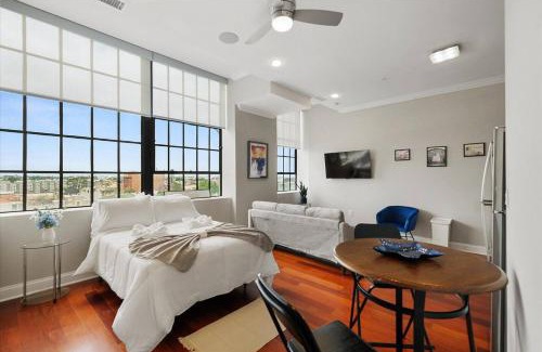 Olde Kensington Apartamento | Magnificent Studio W Rooftop Pool