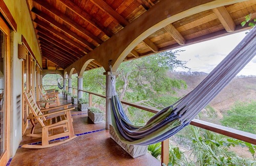 Las Pampas Casa | Magníficas vistas! Ver y escuchar las olas! ¡Piscina infinita! Pure Paradise!
