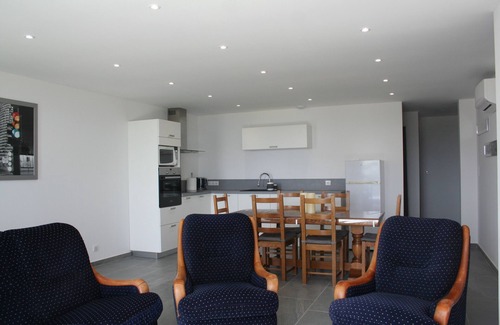 Poggio-Mezzana Apartamento | Nuevo apartamento en chalet con vistas al mar en el pueblo