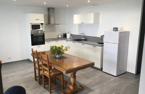 Poggio-Mezzana Apartamento | Nuevo apartamento en chalet con vistas al mar en el pueblo