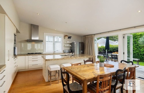Epsom Casa | Magnificent Villa Getaway