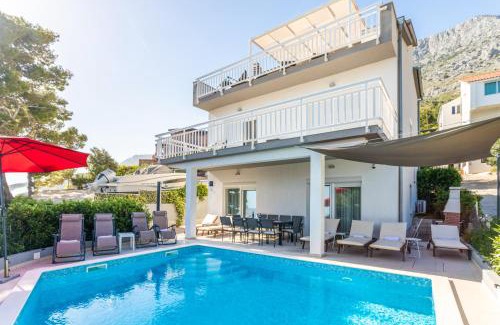 Medici Villa | Magnificent Villa with Pool, Hot Tub, Sea View, Sauna