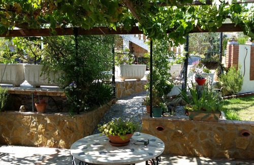Turis Villa | Hermosa villa con piscina privada y vistas excepcionales ideal para familias.