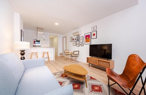 Guindalera Apartamento | Magnificient Furnished Francisco Remiro Apartments in Guindalera