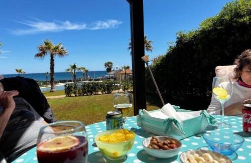 Puerto de la Duquesa Casa | Magnifico Chalet primera línea de playa Manilva