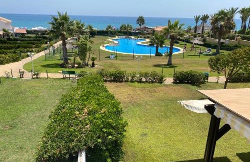 Puerto de la Duquesa Casa | Magnifico Chalet primera línea de playa Manilva