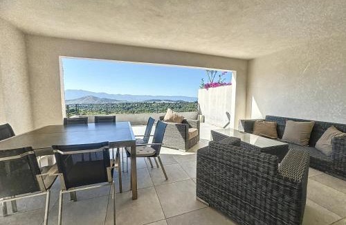 Alata Apartamento | Magnifique appartement au calme avec vue panoramique