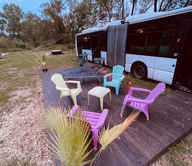 Saint-Usage Otro | Magnifique bus insolite avec jacuzzi