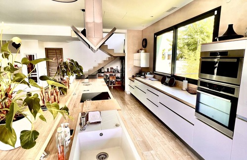 Saint-Jean-de-Vedas Villa | Magnifique Villa 150 m2 , 3 Chambres , Piscine, au Calme Absolu