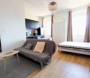 Corte Apartamento | Magnifique Grand 30m2 refait à neuf en 2025 lumineux 4 couchages hyper centre Corte 13 cours paoli wifi tv lave linge