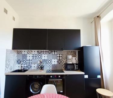 Corte Apartamento | Magnifique Grand 30m2 refait à neuf en 2025 lumineux 4 couchages hyper centre Corte 13 cours paoli wifi tv lave linge