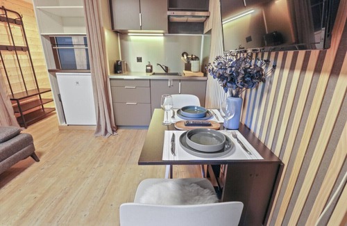 Noes Apartamento | Magnifique Studio Avec Terrasse au Centre