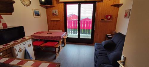 Thollon-les-Memises Apartamento | Magnifique studio style montagnard