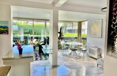 Mandelieu-la-Napoule Beach Apartamento | MAGNIFIQUE t2 RÉSIDENCE LUXE MANDELIEU CANNES PLAGE PRIVÉE PISCINE TENNIS RESTAURANT